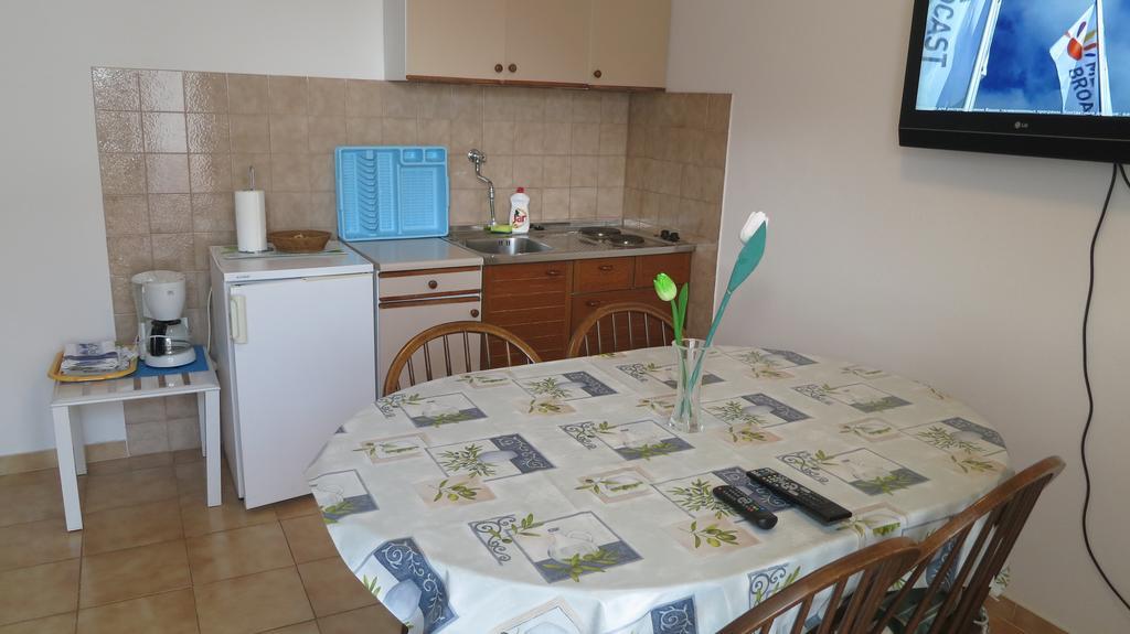 Apartment Josipa Malinska Buitenkant foto