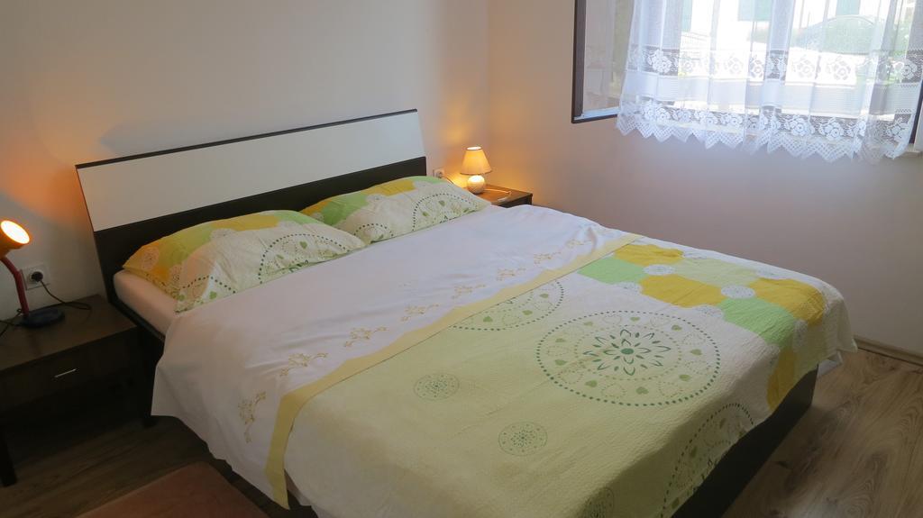 Apartment Josipa Malinska Buitenkant foto